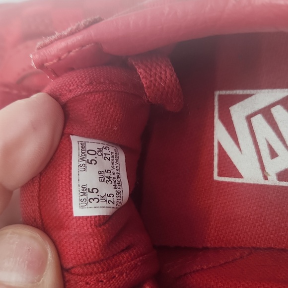 VANS - Picture 4 of 5